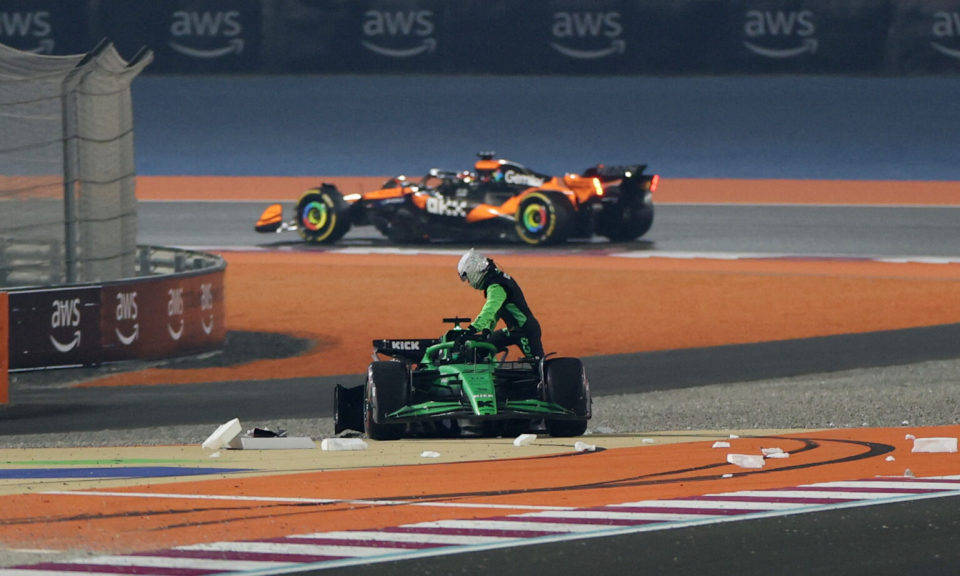 F1卡塔尔决赛:安全车出动,维斯塔潘夺冠,世界冠军之争最终决战阿布扎比